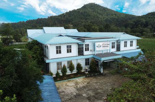 Asoka Elementary School, Private School | We provide Indonesia infrastructure map on various property sectors and data. Access property listings, infrastructure developments, news, and valuable transaction data for informed decisions.