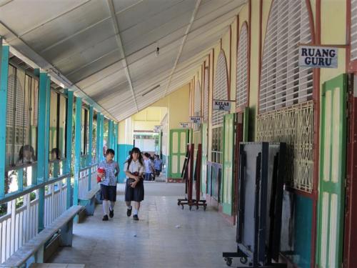 Bruder Junior High School, Private School | We provide Indonesia infrastructure map on various property sectors and data. Access property listings, infrastructure developments, news, and valuable transaction data for informed decisions.