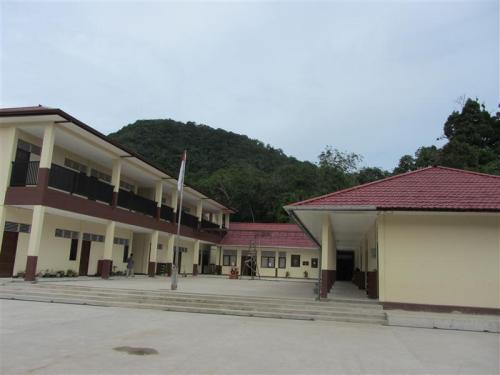 Kopisan Plus Elementary School, Private School | We provide Indonesia infrastructure map on various property sectors and data. Access property listings, infrastructure developments, news, and valuable transaction data for informed decisions.