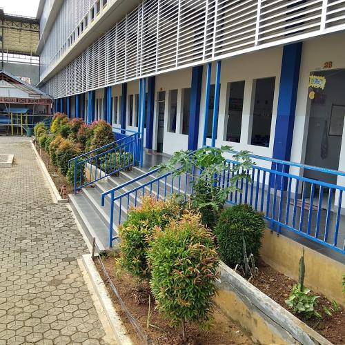 Kasih Yobel Christian Junior High School, Private School | We provide Indonesia infrastructure map on various property sectors and data. Access property listings, infrastructure developments, news, and valuable transaction data for informed decisions.