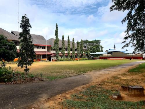 Santo Paulus Senior High School, Private School | We provide Indonesia infrastructure map on various property sectors and data. Access property listings, infrastructure developments, news, and valuable transaction data for informed decisions.