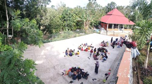 Golden School Nature Integrated Islamic Junior High School, Private School | We provide Indonesia infrastructure map on various property sectors and data. Access property listings, infrastructure developments, news, and valuable transaction data for informed decisions.