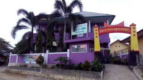 Iqra Integrated Islamic Elementary School, Private School | We provide Indonesia infrastructure map on various property sectors and data. Access property listings, infrastructure developments, news, and valuable transaction data for informed decisions.
