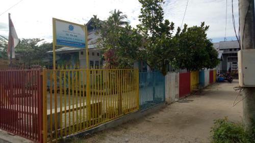 Luqmanul Hakim Islamic Kindergarten, Private School | We provide Indonesia infrastructure map on various property sectors and data. Access property listings, infrastructure developments, news, and valuable transaction data for informed decisions.