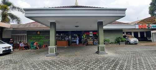 Hermina Mutiara Bunda Mother and Child Hospital, Hospital | We provide Indonesia infrastructure map on various property sectors and data. Access property listings, infrastructure developments, news, and valuable transaction data for informed decisions.