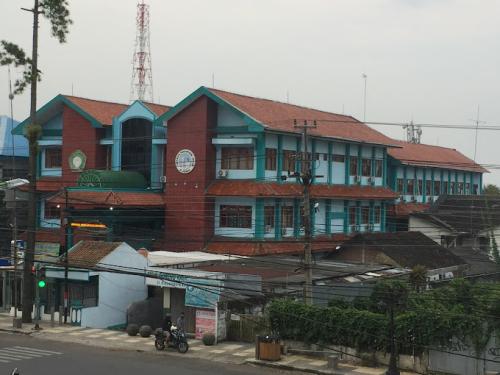 Al Azhar 22 Islamic Primary School, Private School | We provide Indonesia infrastructure map on various property sectors and data. Access property listings, infrastructure developments, news, and valuable transaction data for informed decisions.