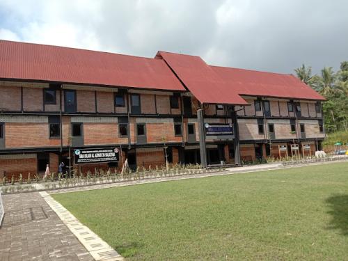 Al Azhar 30 Islamic Senior High School, Private School | We provide Indonesia infrastructure map on various property sectors and data. Access property listings, infrastructure developments, news, and valuable transaction data for informed decisions.