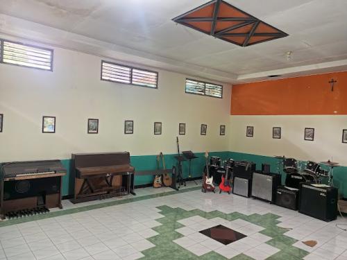 Pangudi Luhur Junior High School, Private School | We provide Indonesia infrastructure map on various property sectors and data. Access property listings, infrastructure developments, news, and valuable transaction data for informed decisions.