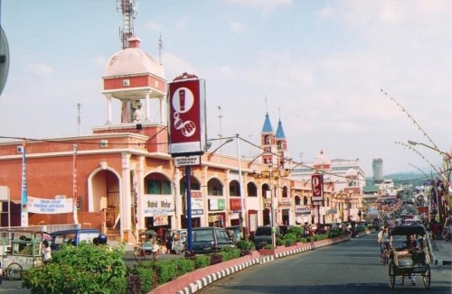 Tamansari Shopping Center, Strata Retail | We provide Indonesia infrastructure map on various property sectors and data. Access property listings, infrastructure developments, news, and valuable transaction data for informed decisions.