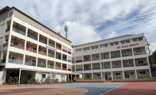Budi Bakti Samarinda Junior High School, Private School | We provide Indonesia infrastructure map on various property sectors and data. Access property listings, infrastructure developments, news, and valuable transaction data for informed decisions.