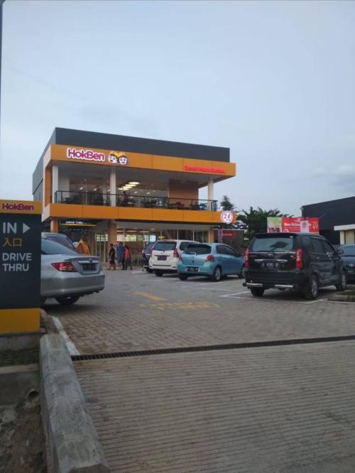 HokBen Majapahit Semarang, Stand Alone Retail | We provide Indonesia infrastructure map on various property sectors and data. Access property listings, infrastructure developments, news, and valuable transaction data for informed decisions.