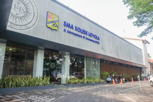 Kolese Loyola Senior High School, Private School | We provide Indonesia infrastructure map on various property sectors and data. Access property listings, infrastructure developments, news, and valuable transaction data for informed decisions.