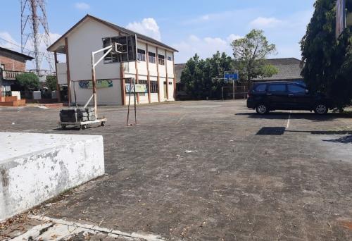 Pangudi Luhur Santo Yusup Junior High School, Private School | We provide Indonesia infrastructure map on various property sectors and data. Access property listings, infrastructure developments, news, and valuable transaction data for informed decisions.