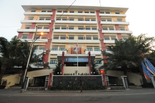 PGRI University Semarang, University | We provide Indonesia infrastructure map on various property sectors and data. Access property listings, infrastructure developments, news, and valuable transaction data for informed decisions.