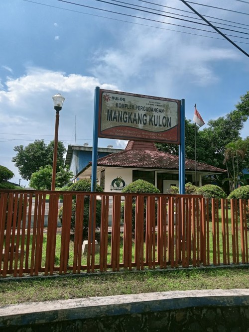 Bulog Warehouse Mangkang Kulon, Warehouse, Perum BULOG | We provide Indonesia infrastructure map on various property sectors and data. Access property listings, infrastructure developments, news, and valuable transaction data for informed decisions.