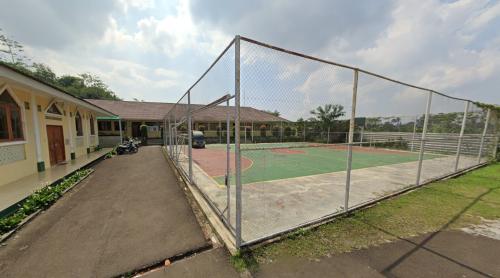 Al-Azhar 21 Sukabumi Senior High School, Private School | We provide Indonesia infrastructure map on various property sectors and data. Access property listings, infrastructure developments, news, and valuable transaction data for informed decisions.