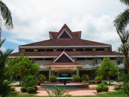 17 August 1945 University Samarinda, University | We provide Indonesia infrastructure map on various property sectors and data. Access property listings, infrastructure developments, news, and valuable transaction data for informed decisions.