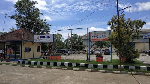 BULOG Karang Asam Ulu I Warehouse, Warehouse | We provide Indonesia infrastructure map on various property sectors and data. Access property listings, infrastructure developments, news, and valuable transaction data for informed decisions.
