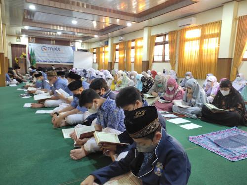 Muhammadiyah Special Program Kottabarat Junior High School, Private School | We provide Indonesia infrastructure map on various property sectors and data. Access property listings, infrastructure developments, news, and valuable transaction data for informed decisions.