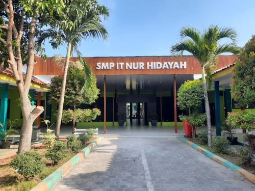 Nur Hidayah Junior High School, Private School | We provide Indonesia infrastructure map on various property sectors and data. Access property listings, infrastructure developments, news, and valuable transaction data for informed decisions.