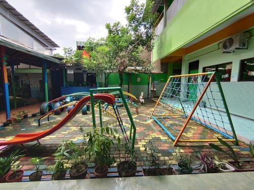 Nur Hidayah Kindergarten, Private School | We provide Indonesia infrastructure map on various property sectors and data. Access property listings, infrastructure developments, news, and valuable transaction data for informed decisions.