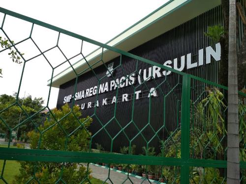 Regina Pacis Senior High School, Private School | We provide Indonesia infrastructure map on various property sectors and data. Access property listings, infrastructure developments, news, and valuable transaction data for informed decisions.