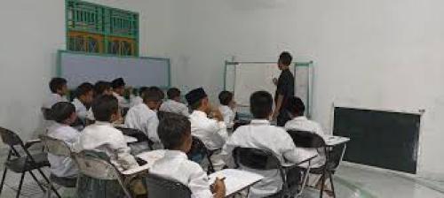 Alam Inspirasi Junior High School, Private School | We provide Indonesia infrastructure map on various property sectors and data. Access property listings, infrastructure developments, news, and valuable transaction data for informed decisions.