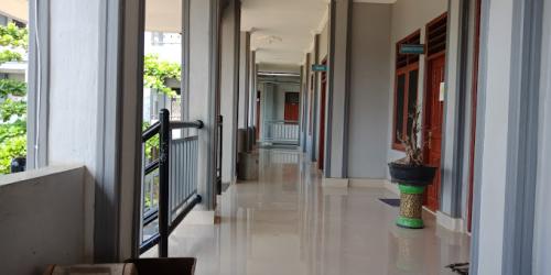 Averos Sorong City Senior High School, Private School | We provide Indonesia infrastructure map on various property sectors and data. Access property listings, infrastructure developments, news, and valuable transaction data for informed decisions.