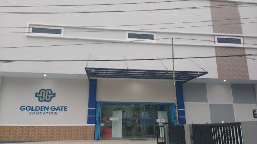 Golden Gate Senior High School, Private School | We provide Indonesia infrastructure map on various property sectors and data. Access property listings, infrastructure developments, news, and valuable transaction data for informed decisions.