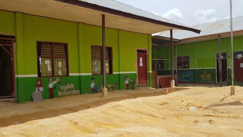 Istianah Sawagumu Integrated Sorong City Elementary School, Private School | We provide Indonesia infrastructure map on various property sectors and data. Access property listings, infrastructure developments, news, and valuable transaction data for informed decisions.