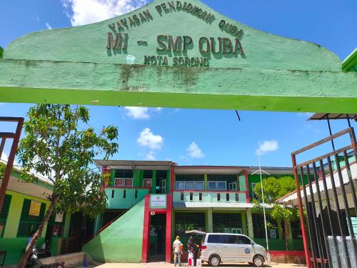 Quba Junior High School, Private School | We provide Indonesia infrastructure map on various property sectors and data. Access property listings, infrastructure developments, news, and valuable transaction data for informed decisions.