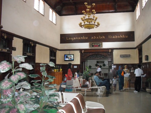 Al-Irsyad Hospital Surabaya, Hospital | We provide Indonesia infrastructure map on various property sectors and data. Access property listings, infrastructure developments, news, and valuable transaction data for informed decisions.