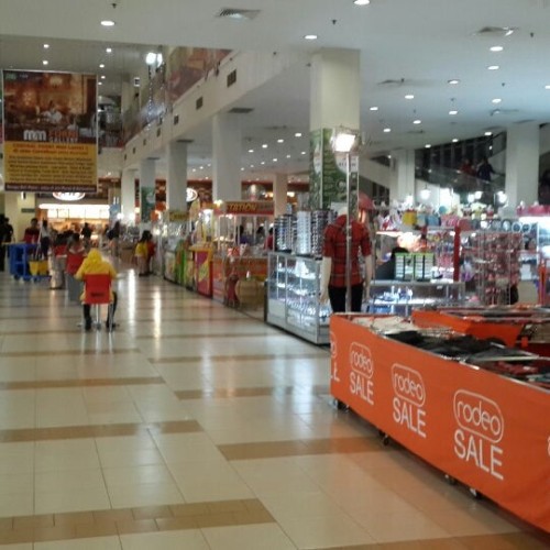 Central Point Mall, Leased Retail | We provide Indonesia infrastructure map on various property sectors and data. Access property listings, infrastructure developments, news, and valuable transaction data for informed decisions.