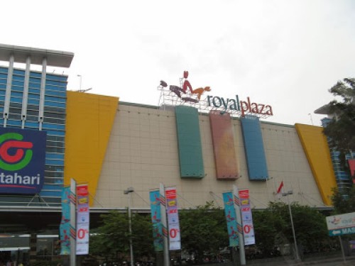 Royal Plaza, Leased Retail, Dwijaya Manunggal | We provide Indonesia infrastructure map on various property sectors and data. Access property listings, infrastructure developments, news, and valuable transaction data for informed decisions.