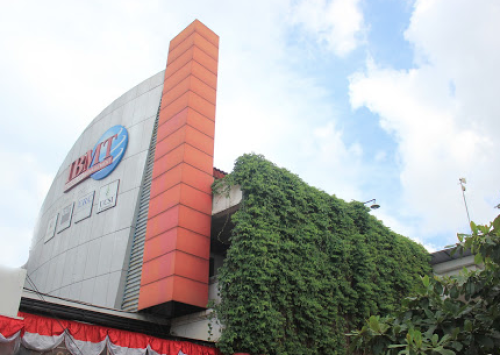 STIE IBMT Surabaya, University | We provide Indonesia infrastructure map on various property sectors and data. Access property listings, infrastructure developments, news, and valuable transaction data for informed decisions.