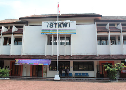 Wilwatikta Art School, University | We provide Indonesia infrastructure map on various property sectors and data. Access property listings, infrastructure developments, news, and valuable transaction data for informed decisions.