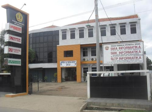 Informatika Senior High School, Private School | We provide Indonesia infrastructure map on various property sectors and data. Access property listings, infrastructure developments, news, and valuable transaction data for informed decisions.