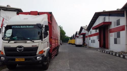 Loyal Warehouse, Warehouse, Loyal Indonesia Utama | We provide Indonesia infrastructure map on various property sectors and data. Access property listings, infrastructure developments, news, and valuable transaction data for informed decisions.