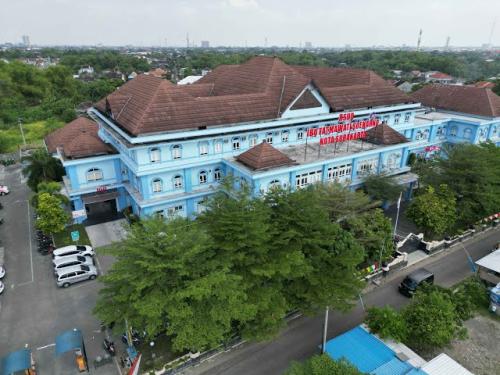 Ibu Fatmawati Soekarno Regional Hospiital Surakarta, Hospital | We provide Indonesia infrastructure map on various property sectors and data. Access property listings, infrastructure developments, news, and valuable transaction data for informed decisions.
