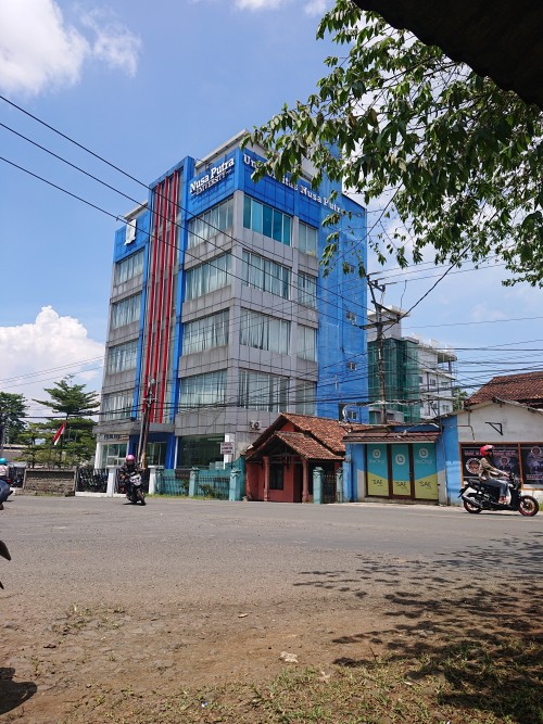 Nusa Putra University, University | We provide Indonesia infrastructure map on various property sectors and data. Access property listings, infrastructure developments, news, and valuable transaction data for informed decisions.