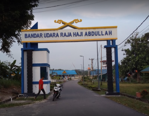 Raja Haji Abdullah Airport, Airport, Government | We provide Indonesia infrastructure map on various property sectors and data. Access property listings, infrastructure developments, news, and valuable transaction data for informed decisions.