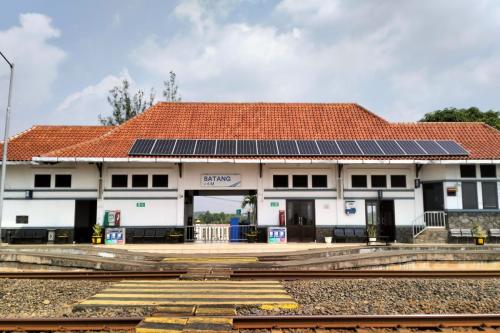 Batang Station, Intercity Station | We provide Indonesia infrastructure map on various property sectors and data. Access property listings, infrastructure developments, news, and valuable transaction data for informed decisions.