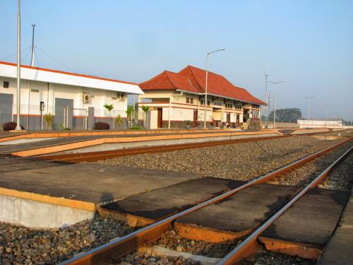 Batang Station, Intercity Station | We provide Indonesia infrastructure map on various property sectors and data. Access property listings, infrastructure developments, news, and valuable transaction data for informed decisions.