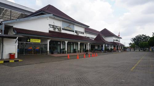 Kertapati Station, Intercity Station | We provide Indonesia infrastructure map on various property sectors and data. Access property listings, infrastructure developments, news, and valuable transaction data for informed decisions.