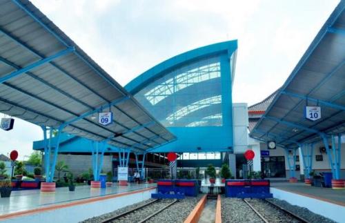 Kertapati Station, Intercity Station | We provide Indonesia infrastructure map on various property sectors and data. Access property listings, infrastructure developments, news, and valuable transaction data for informed decisions.