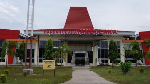 Tambolaka Airport, Airport, Government | We provide Indonesia infrastructure map on various property sectors and data. Access property listings, infrastructure developments, news, and valuable transaction data for informed decisions.