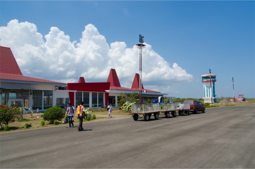 Tambolaka Airport, Airport, Government | We provide Indonesia infrastructure map on various property sectors and data. Access property listings, infrastructure developments, news, and valuable transaction data for informed decisions.