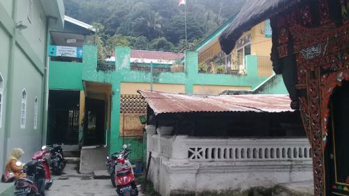 Muhammadiyah Elementary School, Private School | We provide Indonesia infrastructure map on various property sectors and data. Access property listings, infrastructure developments, news, and valuable transaction data for informed decisions.