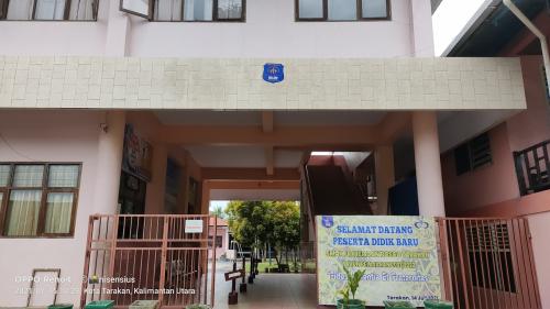 Frater Don Bosco Senior High School, Private School | We provide Indonesia infrastructure map on various property sectors and data. Access property listings, infrastructure developments, news, and valuable transaction data for informed decisions.
