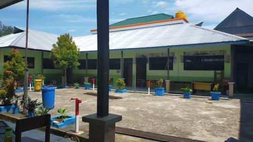 Ibnu Abbas Integrated Islamic Elementary School, Private School | We provide Indonesia infrastructure map on various property sectors and data. Access property listings, infrastructure developments, news, and valuable transaction data for informed decisions.